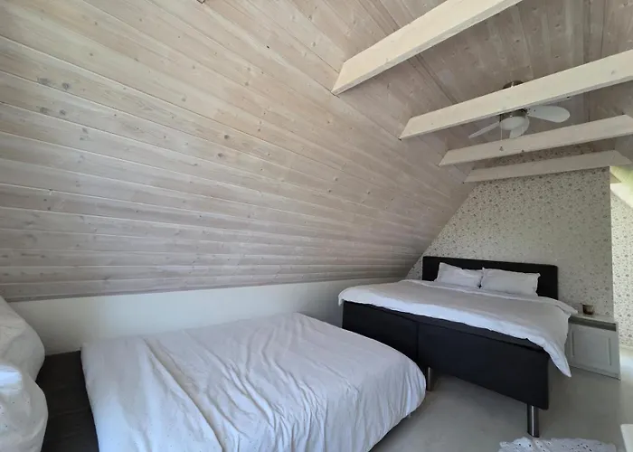 Kaldeni Majutus * Myza Are